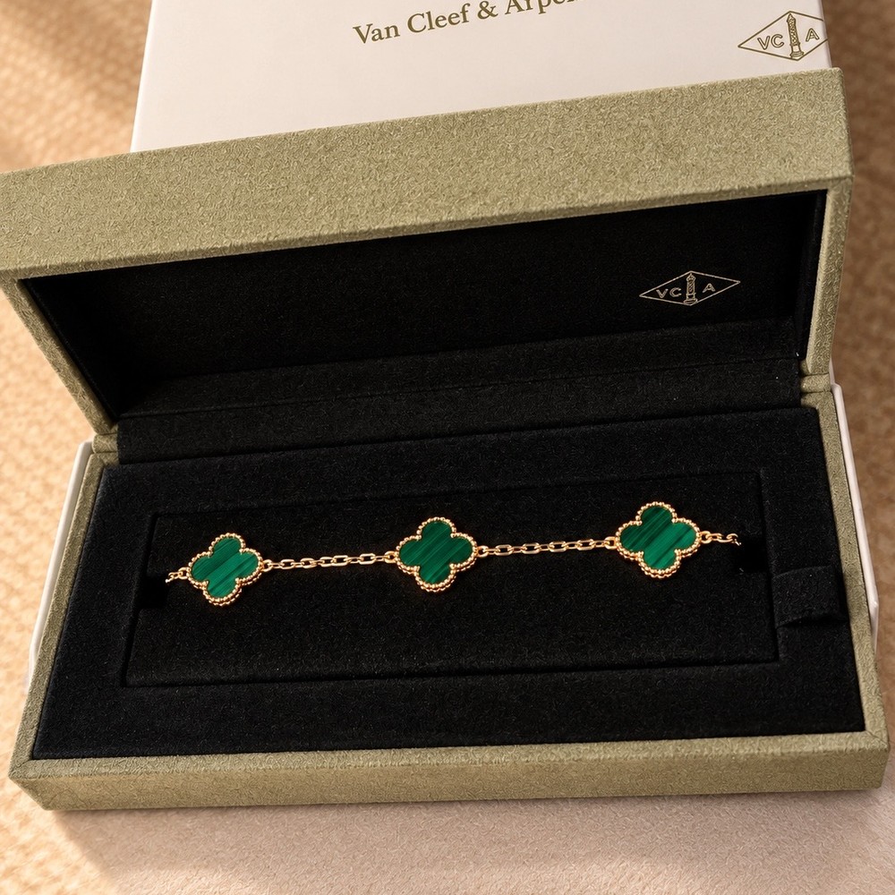 Van Cleef and Arpels Vintage Alhambra malachite bracelet